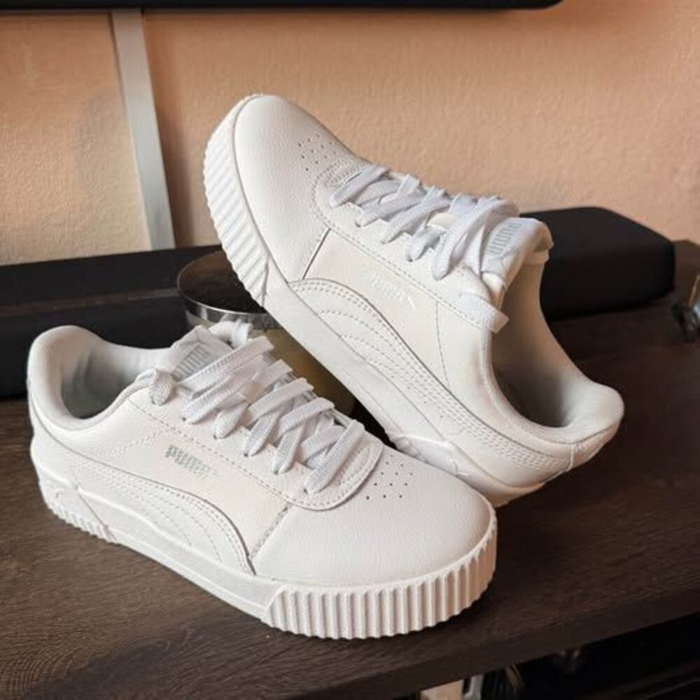 Puma women’s Sneakers size 6.5 excellent condition